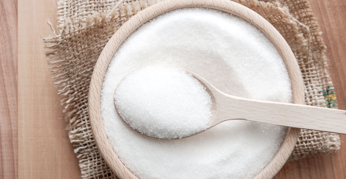 alt="a bowl of erythritol showing that it looks just like table sugar."